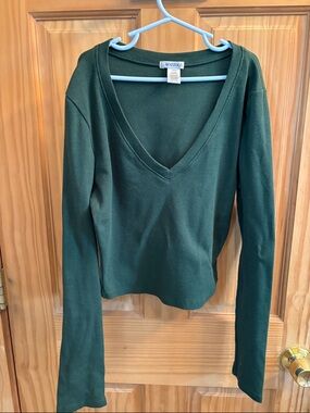 Bozzolo Forest Green V-Neck Long Sleeve Women's Top